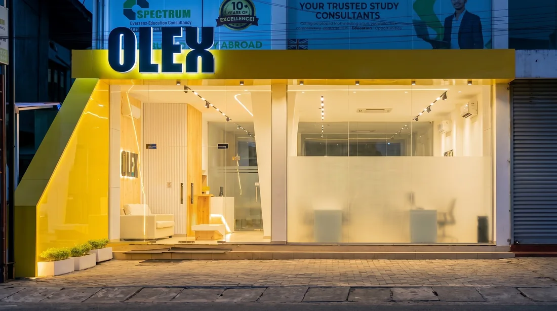 Retail Interior 01 - image 2